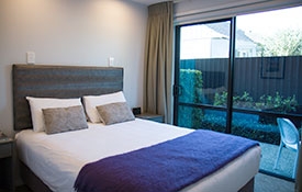 1-bedroom suite
